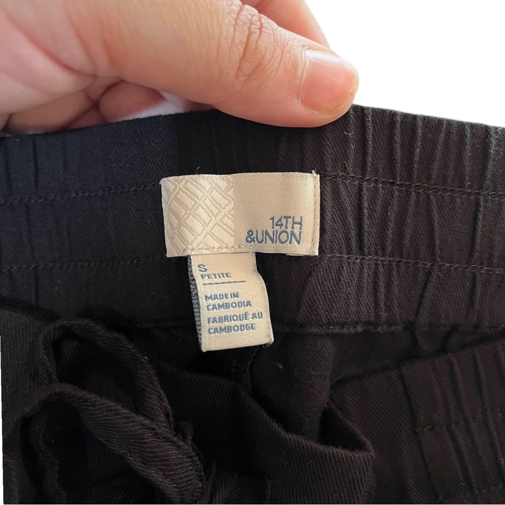 14th and Union Black Cropped Jogger Pants Elastic Waist Small Soft & Comfy! - Picture 3 of 11